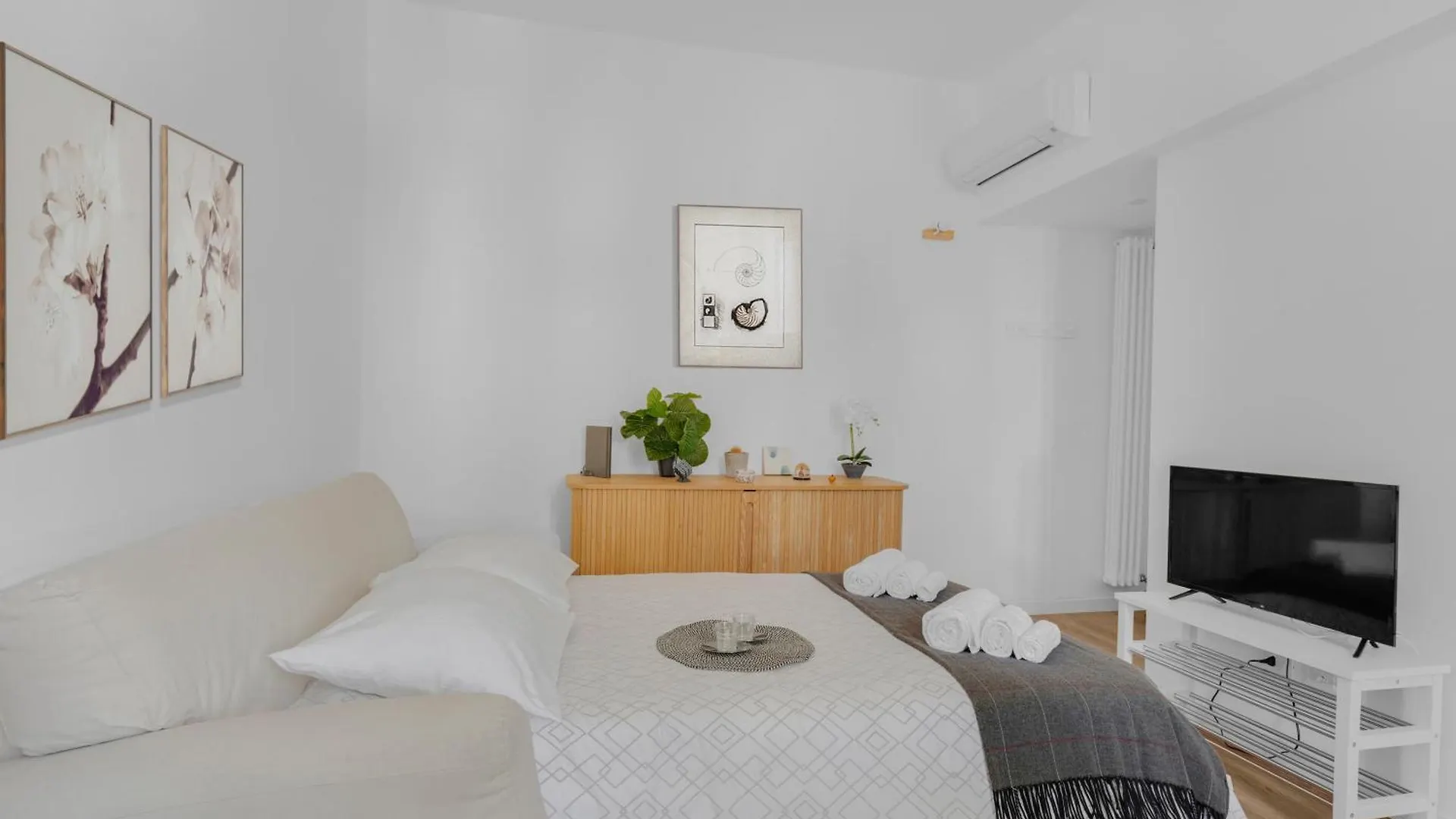 アパート Duomo-Isola Home Design-Self Check-In ミラノ
